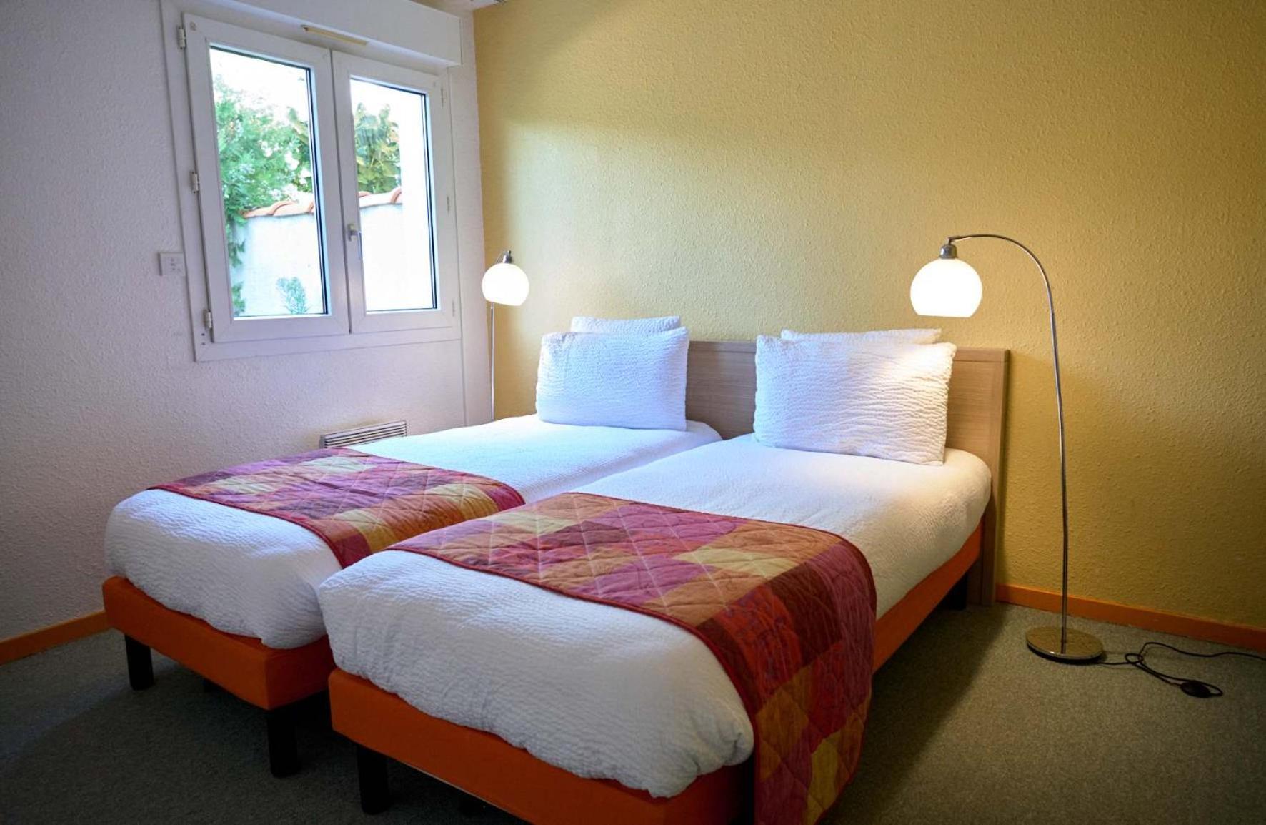 Logis Hotel Le Moulin Des Gardelles รีอง ภายนอก รูปภาพ