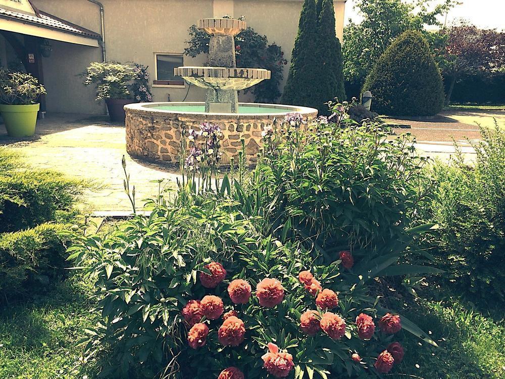 Logis Hotel Le Moulin Des Gardelles รีอง ภายนอก รูปภาพ