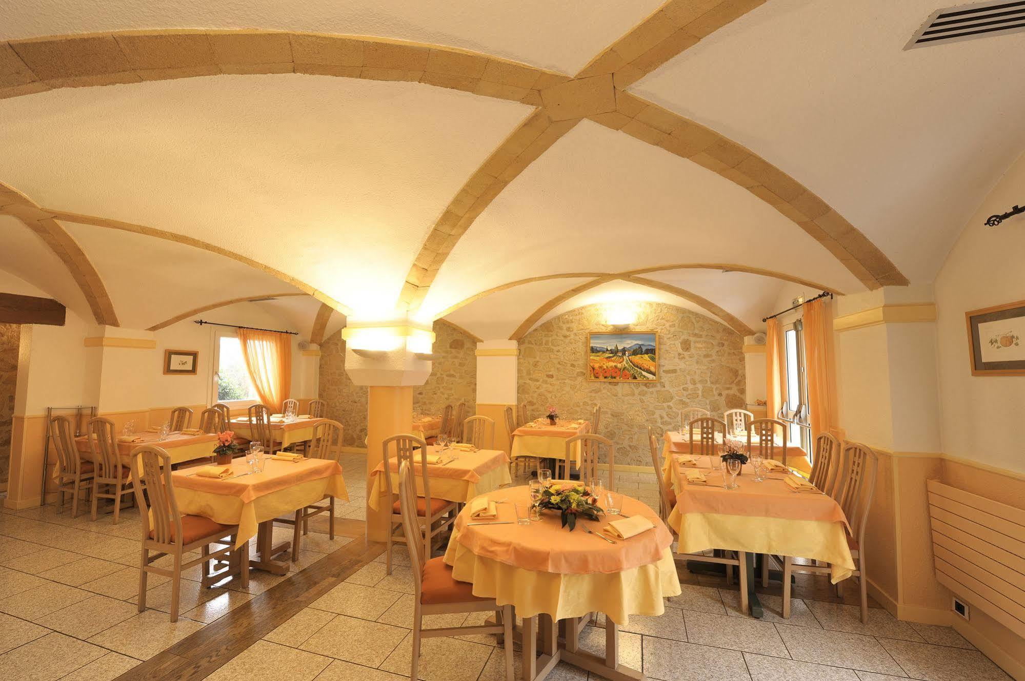 Logis Hotel Le Moulin Des Gardelles รีอง ภายนอก รูปภาพ