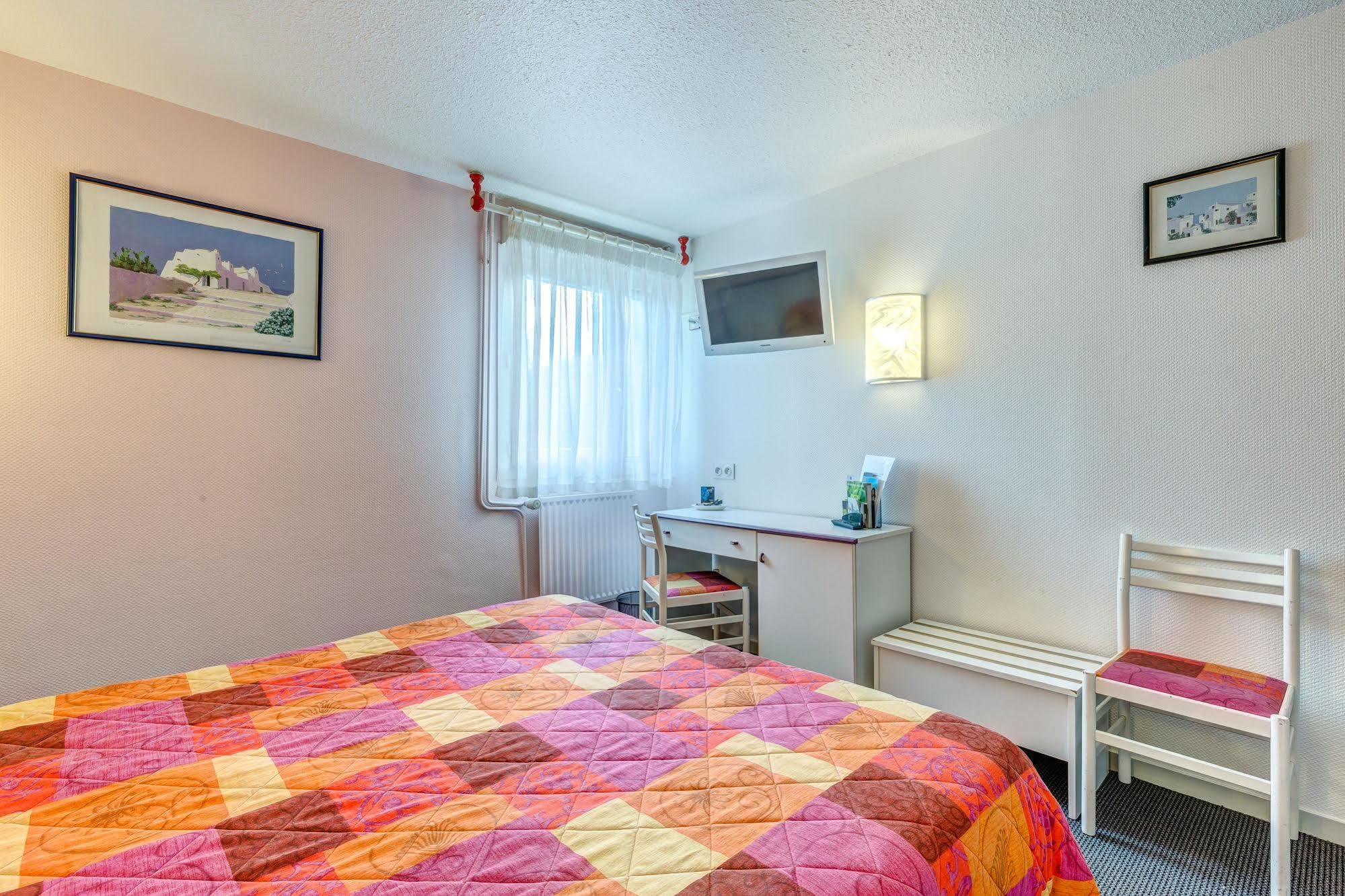 Logis Hotel Le Moulin Des Gardelles รีอง ภายนอก รูปภาพ