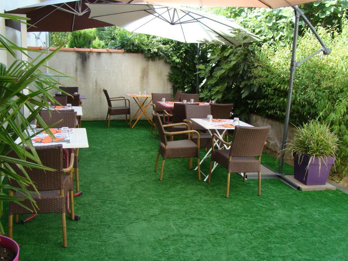 Logis Hotel Le Moulin Des Gardelles รีอง ภายนอก รูปภาพ